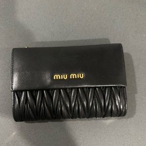 miu miu portafoglio lampo wallet